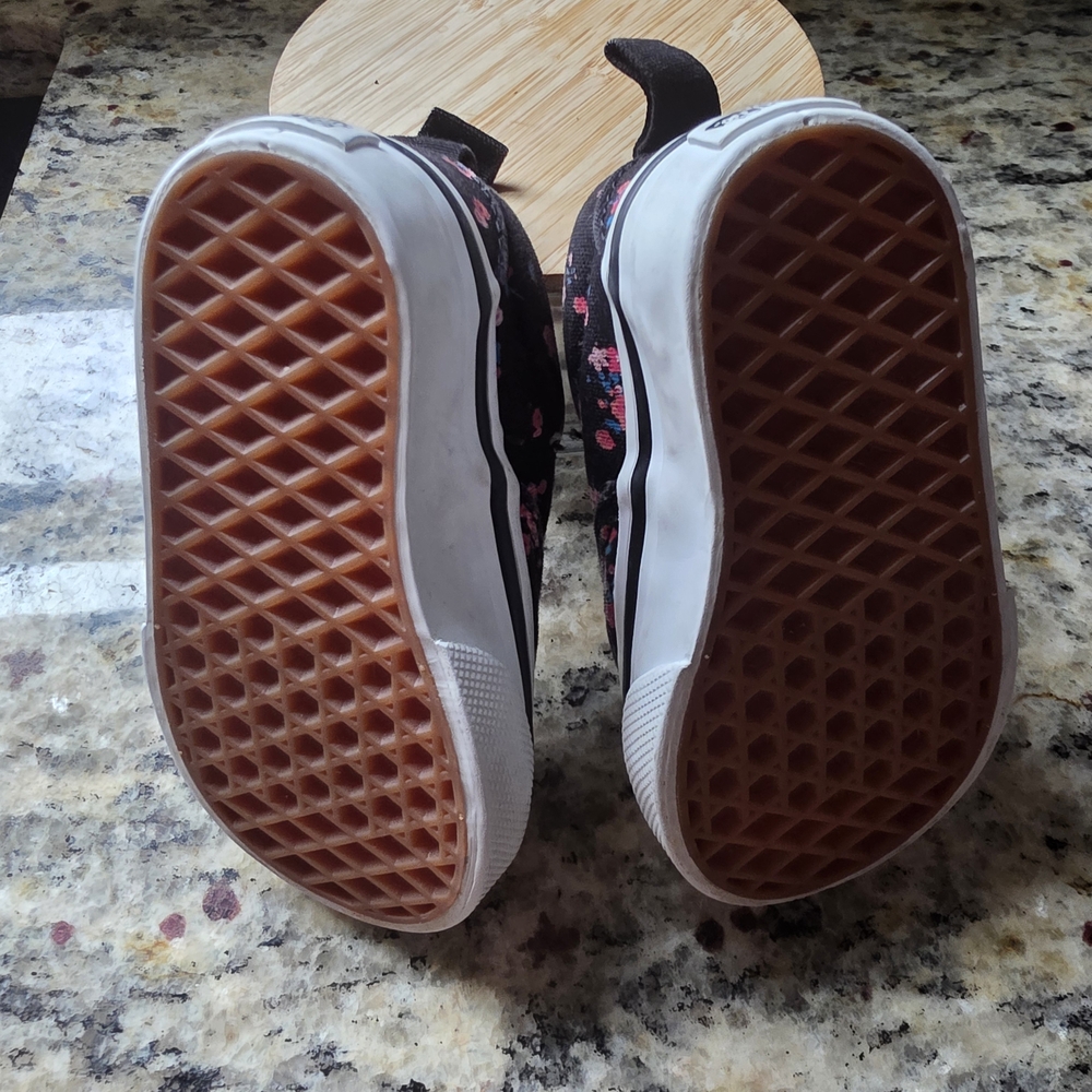 Vans Kids Black and Pink Floral Shoes, Baby Vans!! 😻 - Picture 4 of 7